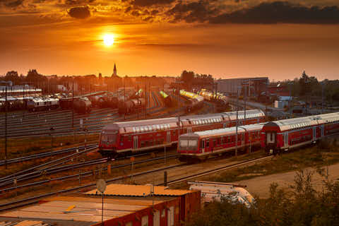 Gemeinde Mühldorf_am_Inn Landkreis Mühldorf Bahnhof Sonnenuntergang (Dirschl Johann) Deutschland MÜ